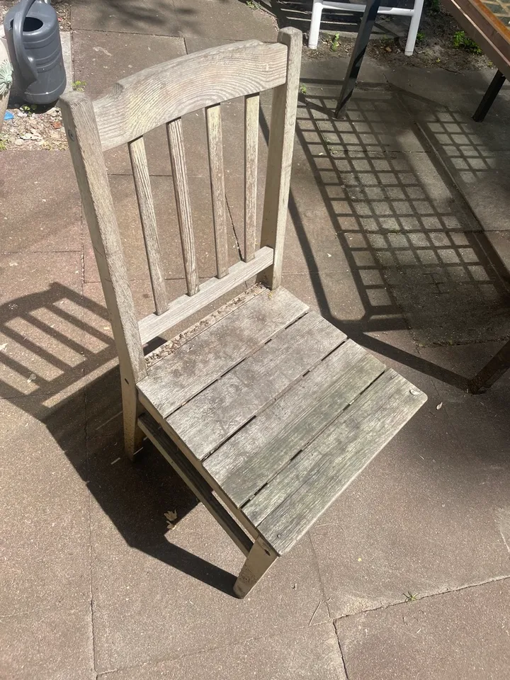 Wooden garden chair — Gartenstuhl aus Holz